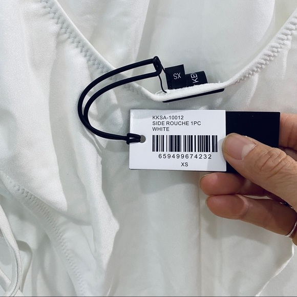 NEW Kendall & Kylie white one piece - Picture 5 of 9